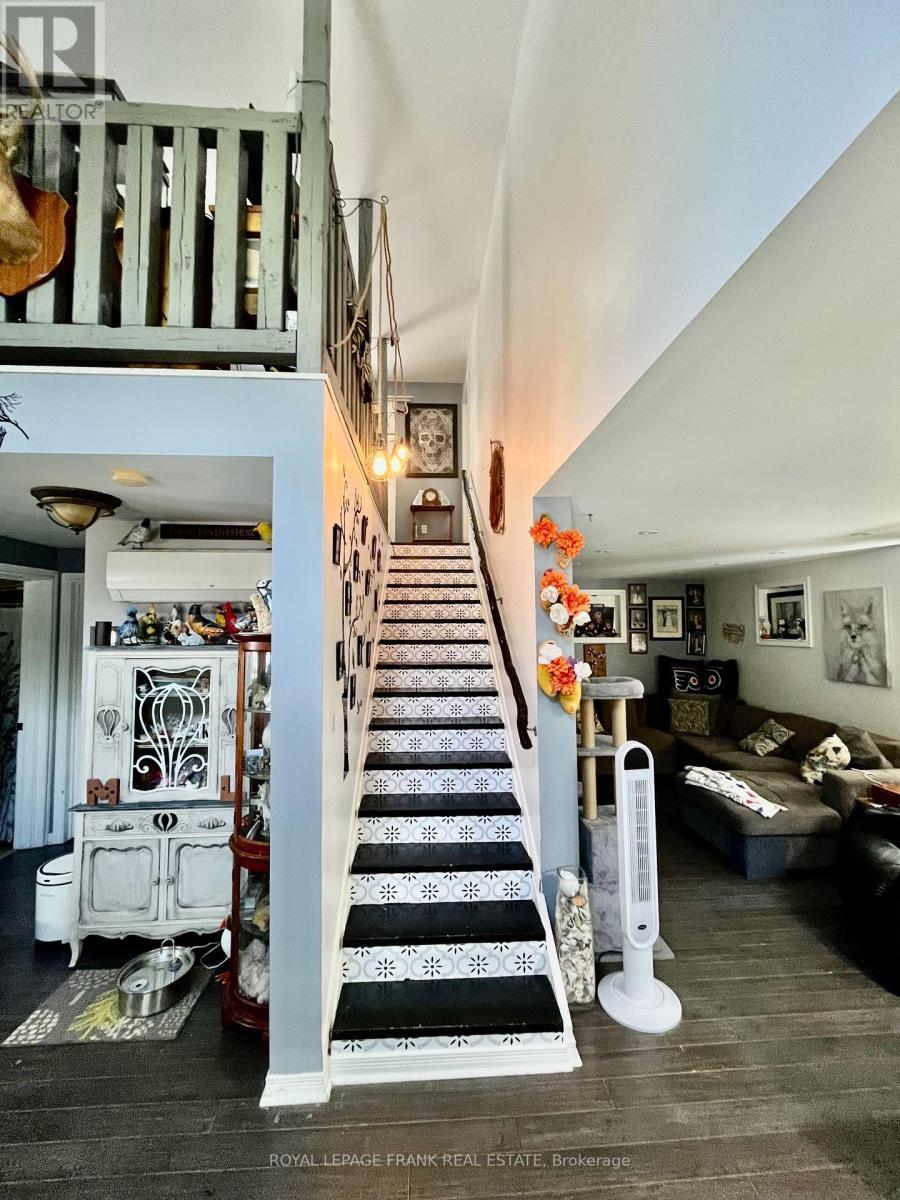 












1630 MUSCLOW GREENVIEW ROAD

,
Hastings Highlands (Monteagle Ward),




Ontario
K0L1C0

