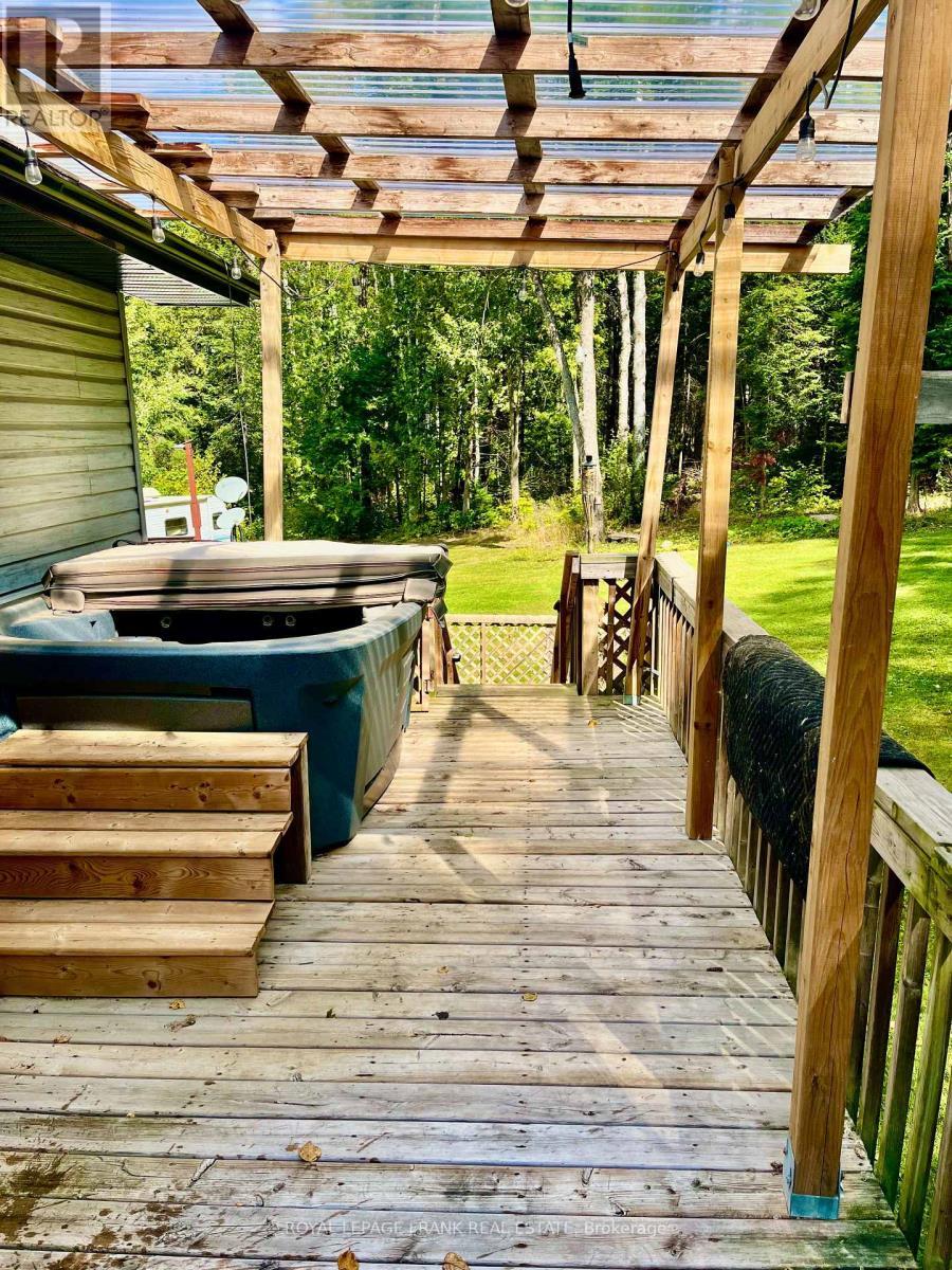 












1630 MUSCLOW GREENVIEW ROAD

,
Hastings Highlands (Monteagle Ward),




Ontario
K0L1C0


