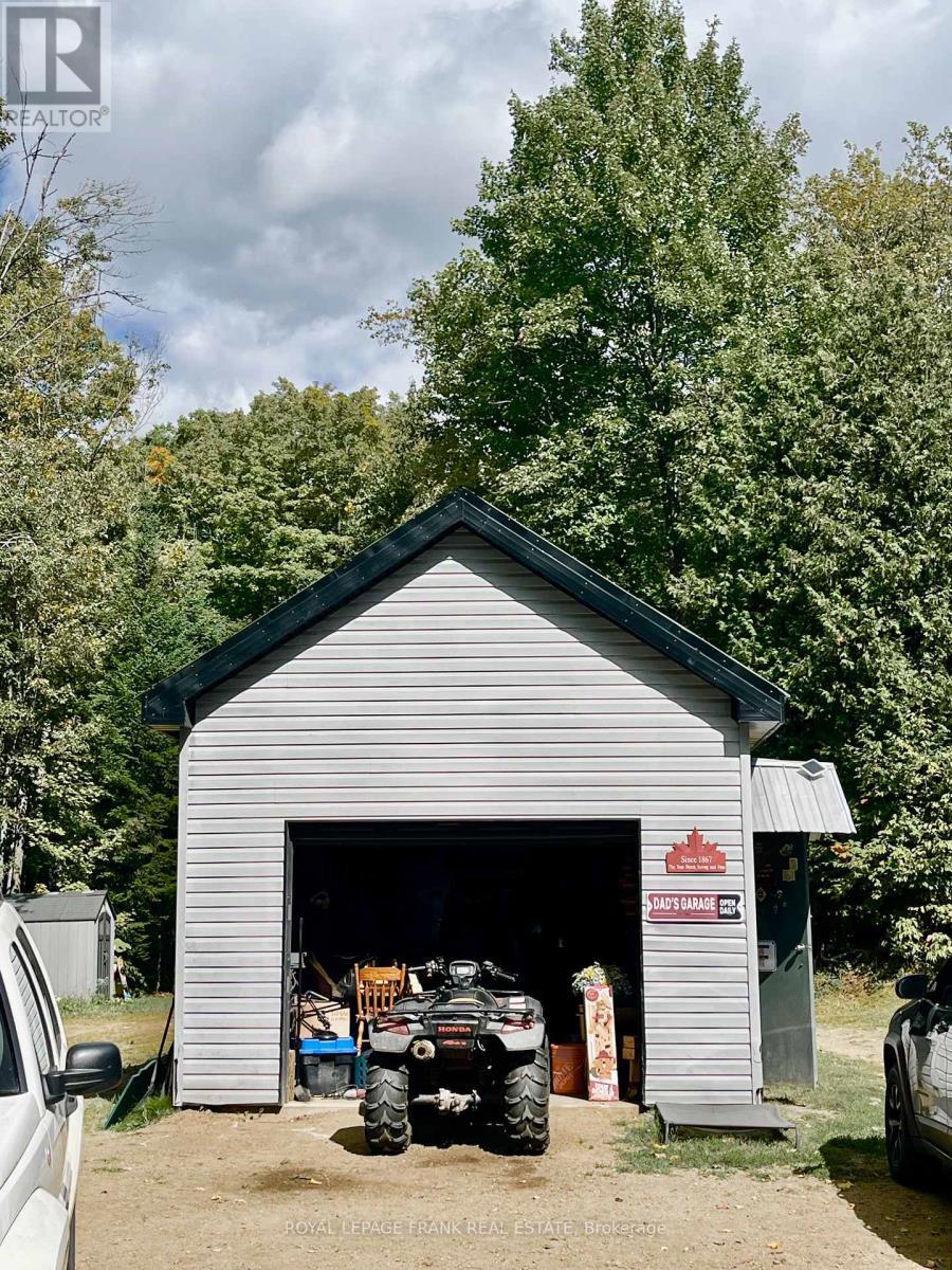 












1630 MUSCLOW GREENVIEW ROAD

,
Hastings Highlands (Monteagle Ward),




Ontario
K0L1C0

