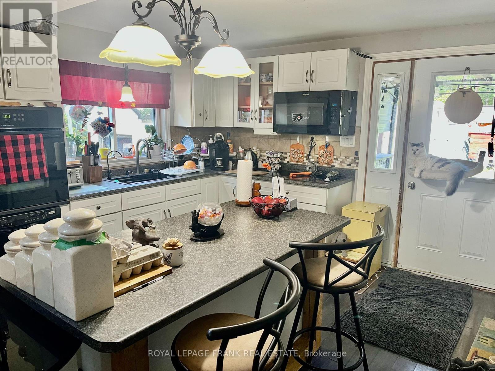 












1630 MUSCLOW GREENVIEW ROAD

,
Hastings Highlands (Monteagle Ward),




Ontario
K0L1C0

