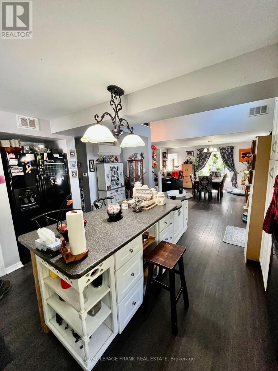 












1630 MUSCLOW GREENVIEW ROAD

,
Hastings Highlands (Monteagle Ward),




Ontario
K0L1C0

