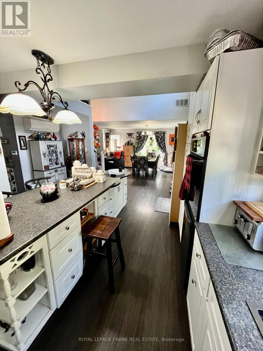 












1630 MUSCLOW GREENVIEW ROAD

,
Hastings Highlands (Monteagle Ward),




Ontario
K0L1C0

