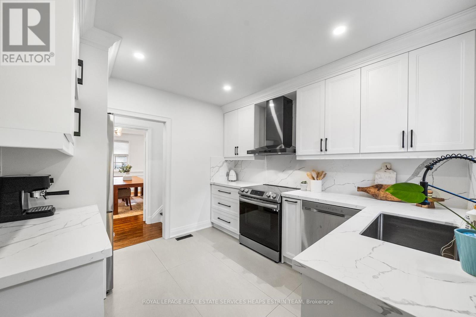 












212 YORK MILLS ROAD

,
Toronto,




Ontario
M2L1L1

