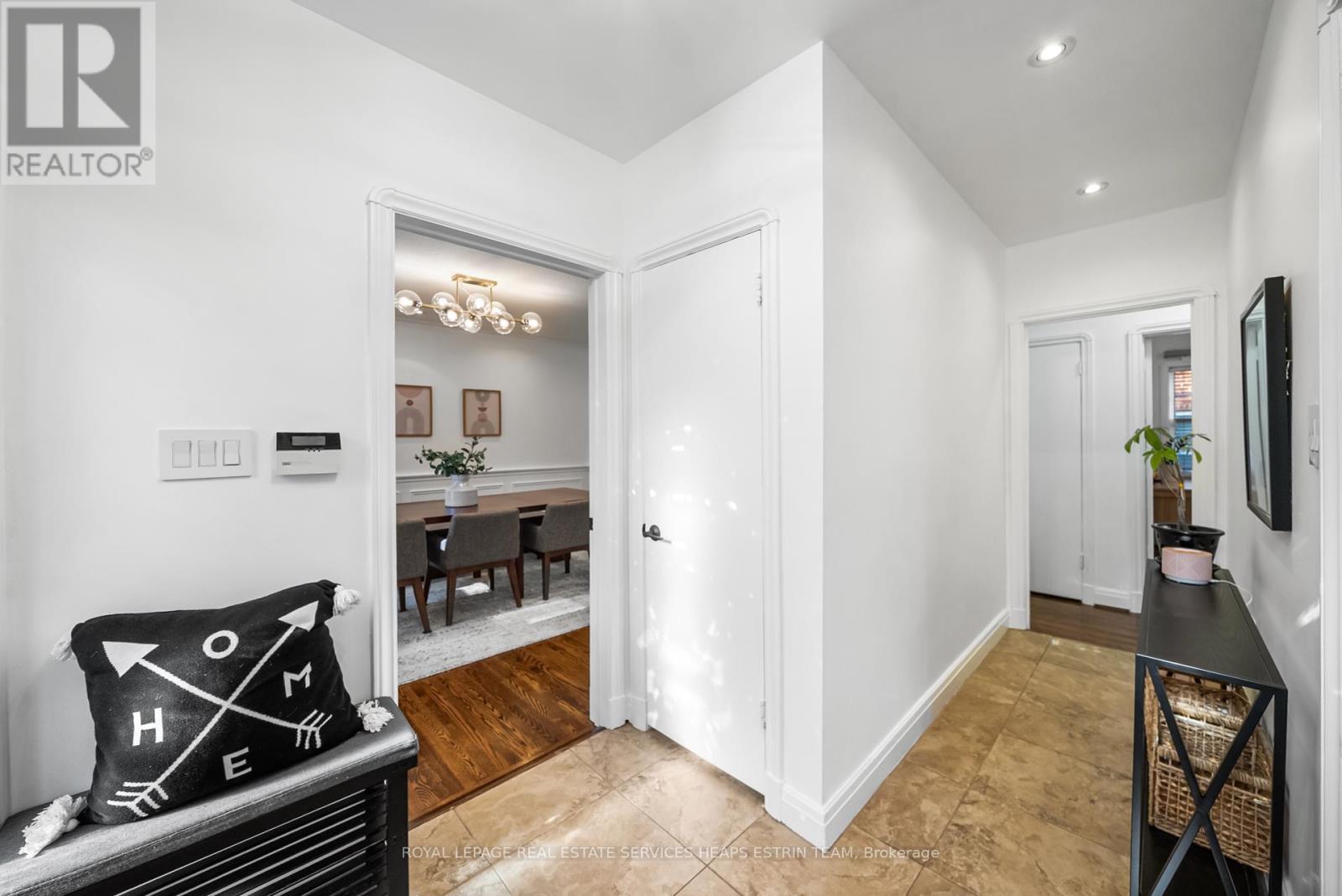 












212 YORK MILLS ROAD

,
Toronto,




Ontario
M2L1L1

