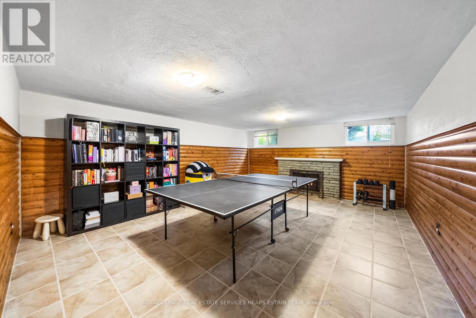 












212 YORK MILLS ROAD

,
Toronto,




Ontario
M2L1L1

