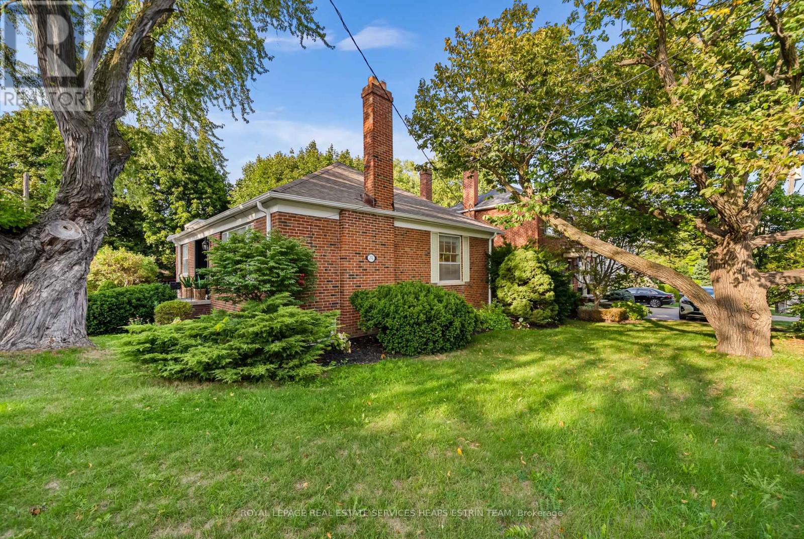 












212 YORK MILLS ROAD

,
Toronto,




Ontario
M2L1L1

