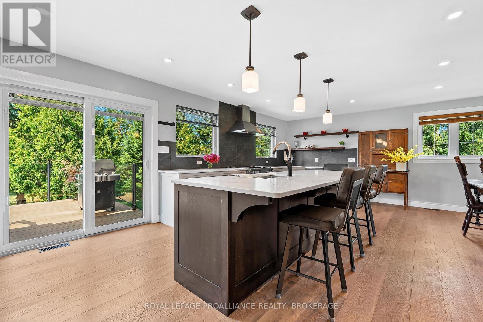 












1334 BUTTERNUT CREEK ROAD

,
Kingston (Kingston East (Incl CFB Kingston)),




Ontario
K7L4V3


