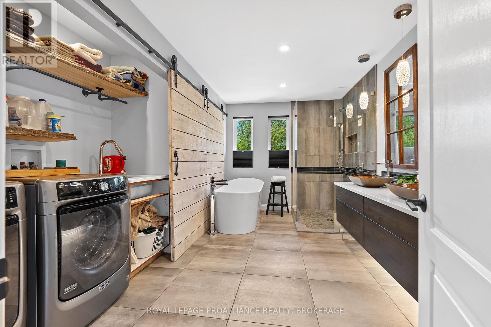 












1334 BUTTERNUT CREEK ROAD

,
Kingston (Kingston East (Incl CFB Kingston)),




Ontario
K7L4V3

