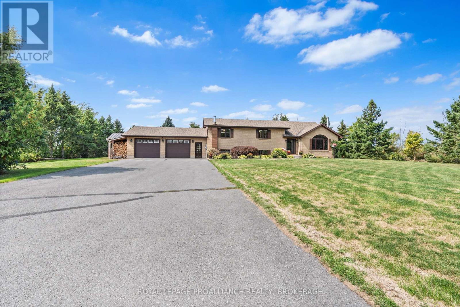 












1334 BUTTERNUT CREEK ROAD

,
Kingston (Kingston East (Incl CFB Kingston)),




Ontario
K7L4V3


