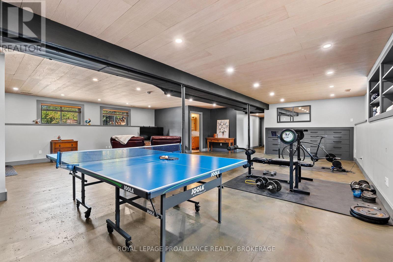 












1334 BUTTERNUT CREEK ROAD

,
Kingston (Kingston East (Incl CFB Kingston)),




Ontario
K7L4V3

