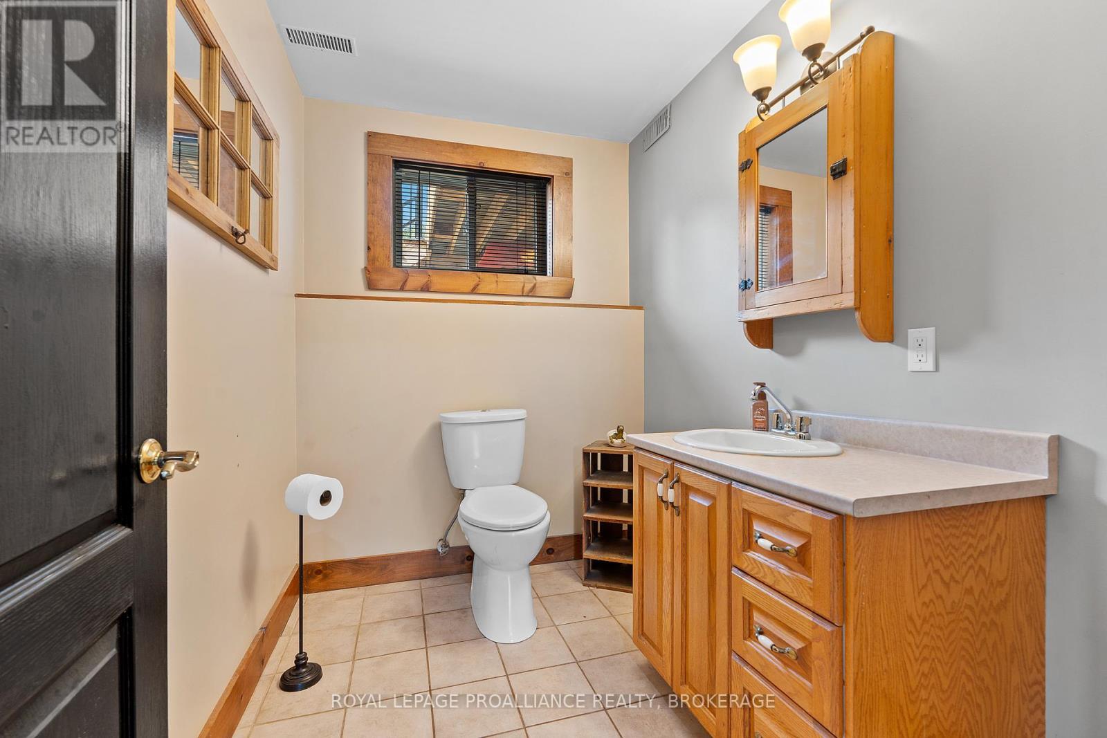 












1334 BUTTERNUT CREEK ROAD

,
Kingston (Kingston East (Incl CFB Kingston)),




Ontario
K7L4V3


