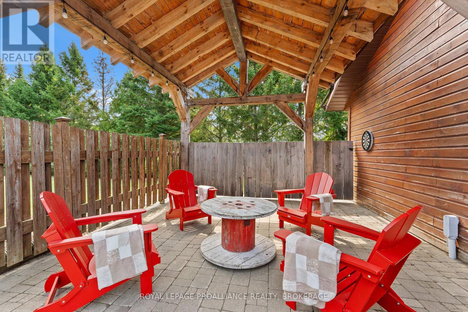 












1334 BUTTERNUT CREEK ROAD

,
Kingston (Kingston East (Incl CFB Kingston)),




Ontario
K7L4V3

