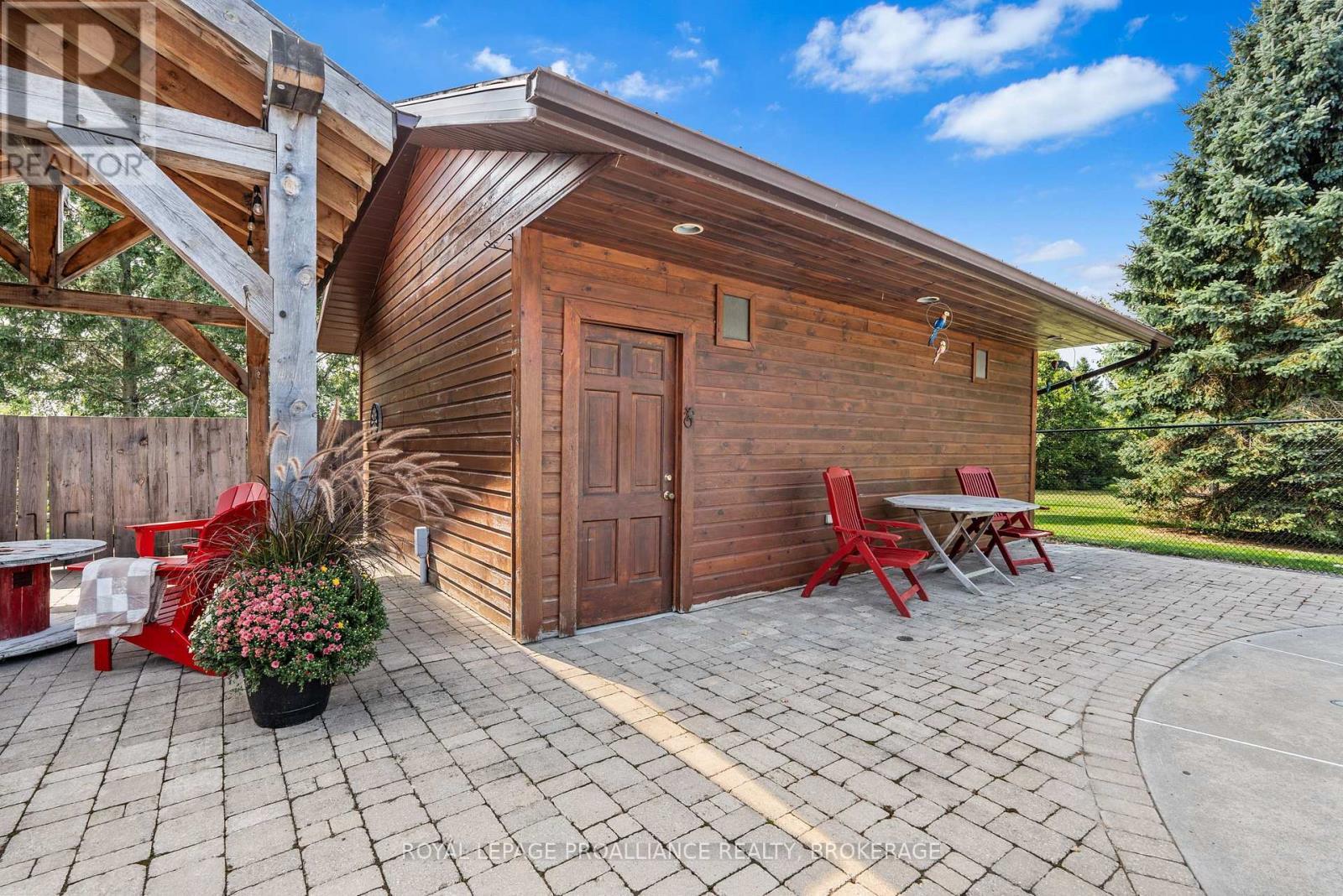 












1334 BUTTERNUT CREEK ROAD

,
Kingston (Kingston East (Incl CFB Kingston)),




Ontario
K7L4V3

