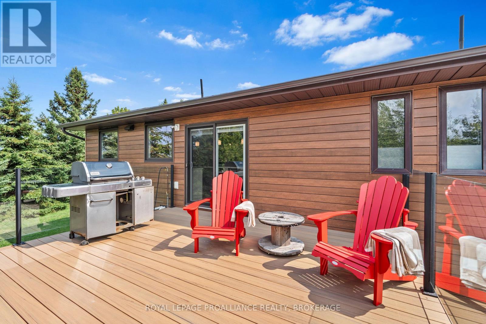 












1334 BUTTERNUT CREEK ROAD

,
Kingston (Kingston East (Incl CFB Kingston)),




Ontario
K7L4V3

