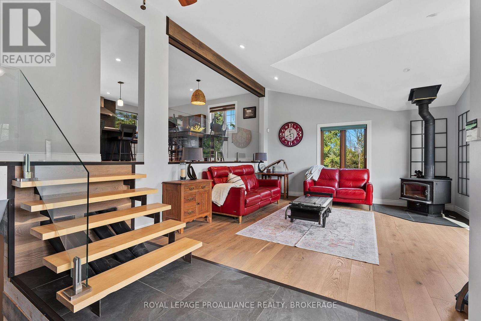 












1334 BUTTERNUT CREEK ROAD

,
Kingston (Kingston East (Incl CFB Kingston)),




Ontario
K7L4V3

