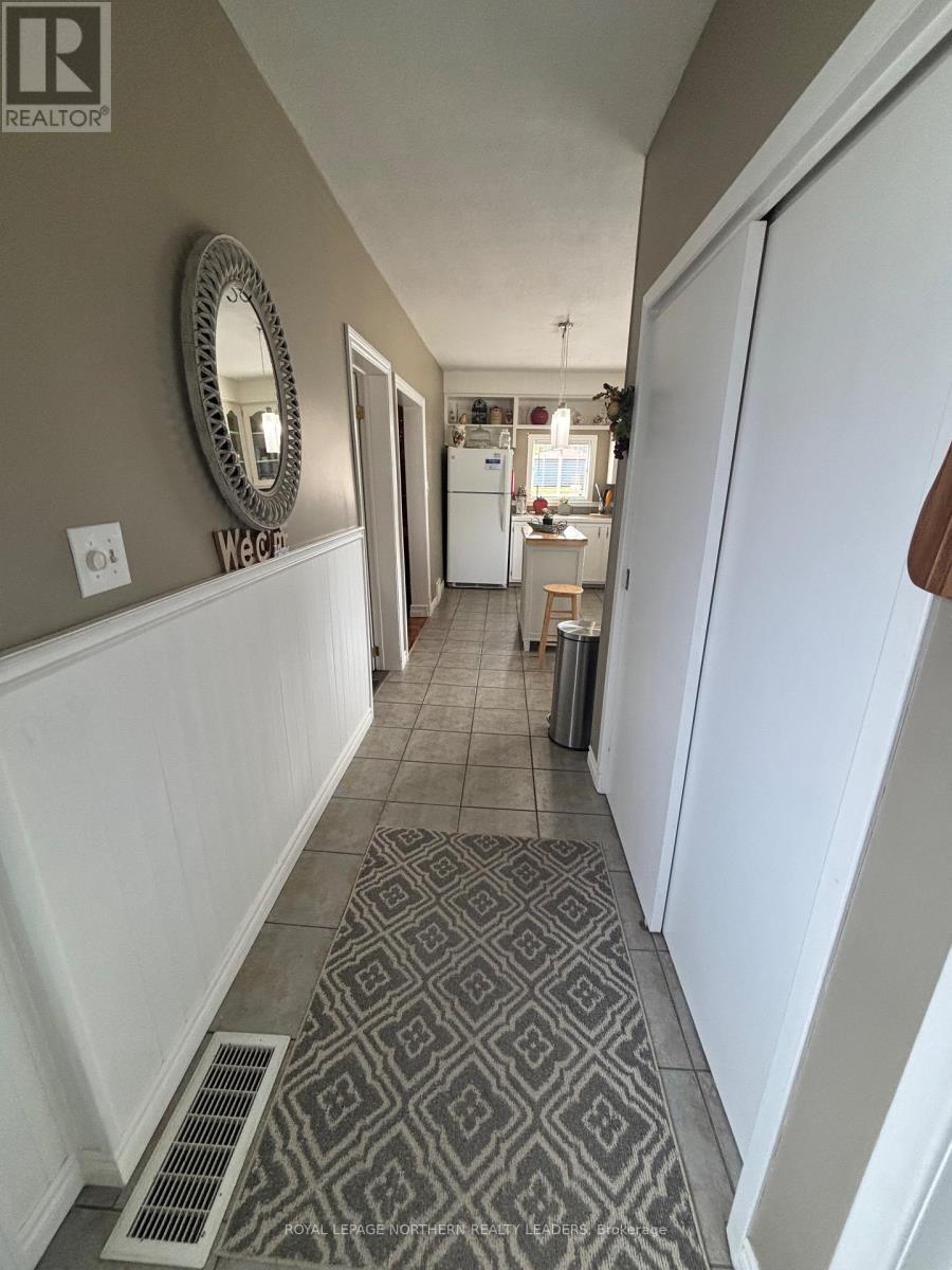 












411 TENTH AVENUE

,
Cochrane,




Ontario
P0L1C0

