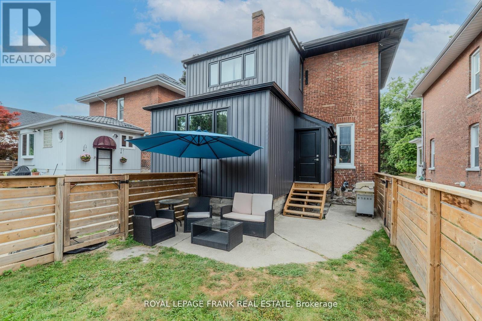 












69 PEEL STREET

,
Kawartha Lakes (Lindsay),




Ontario
K9V3M5

