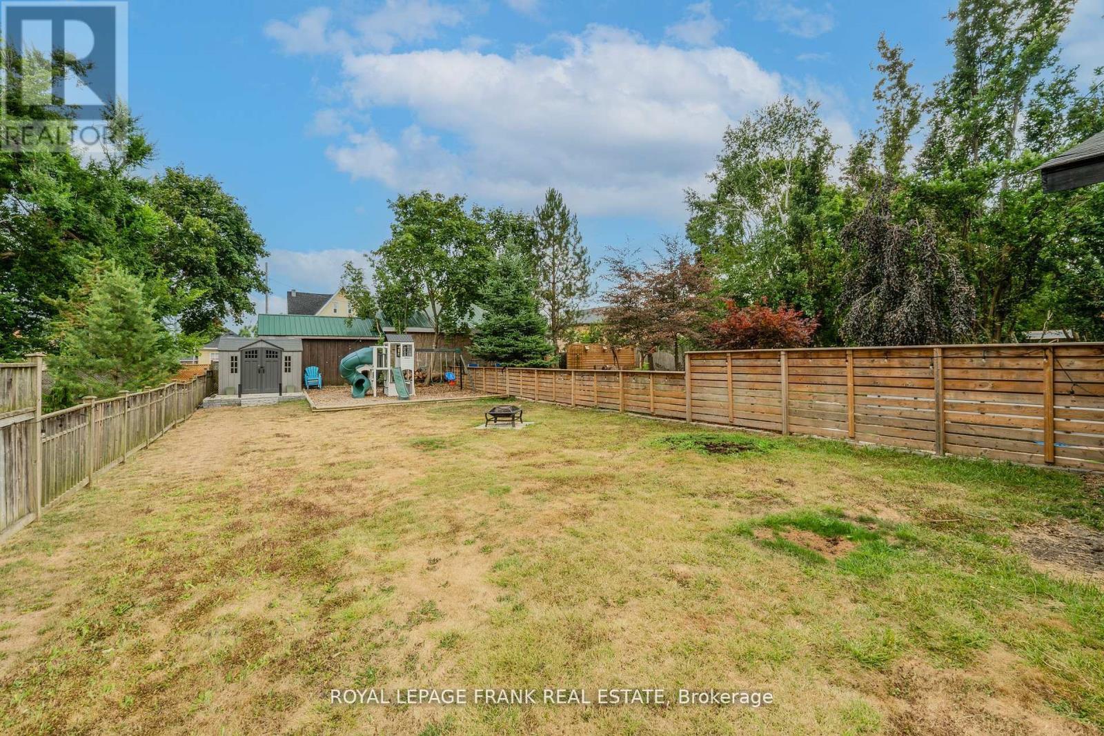 












69 PEEL STREET

,
Kawartha Lakes (Lindsay),




Ontario
K9V3M5


