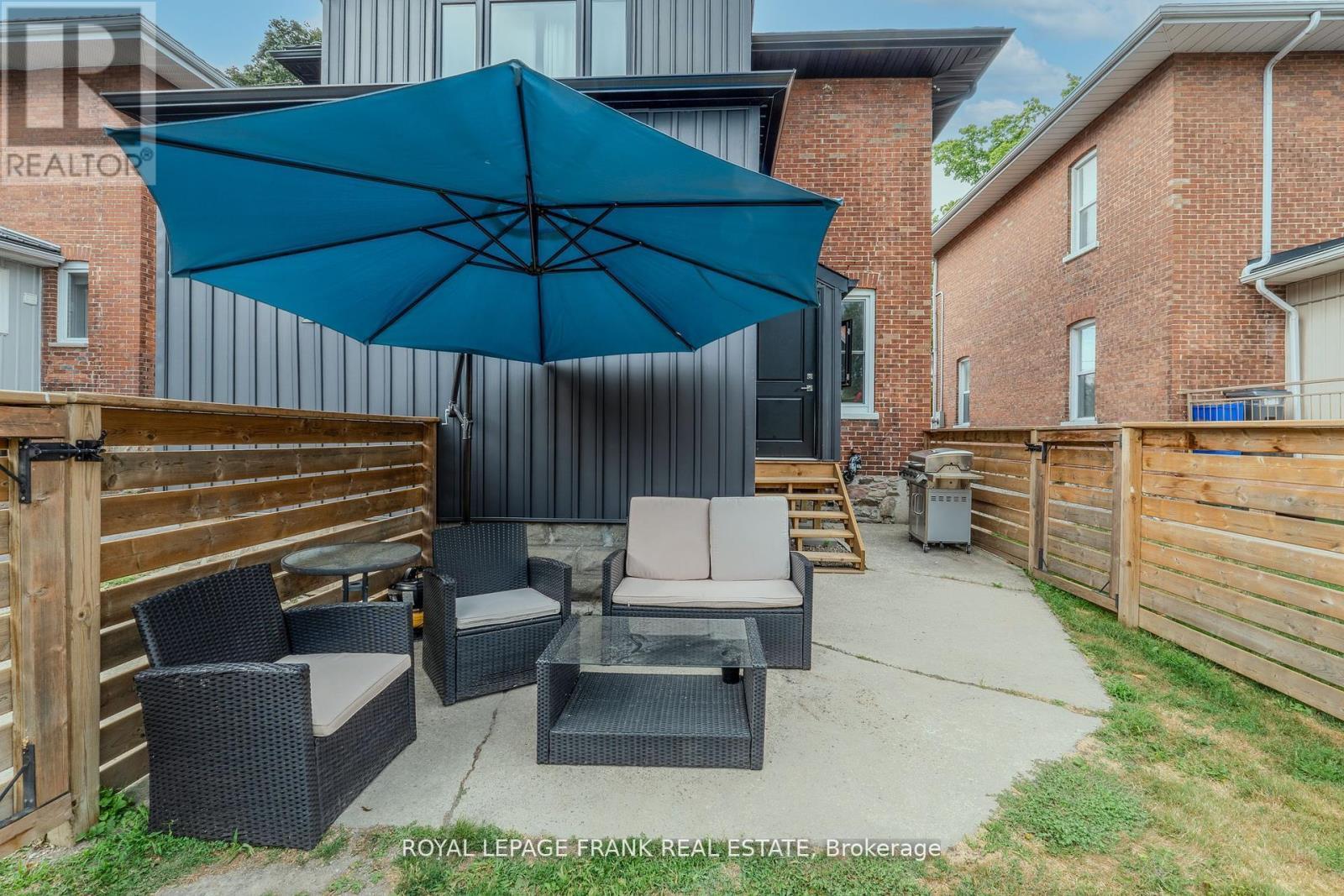 












69 PEEL STREET

,
Kawartha Lakes (Lindsay),




Ontario
K9V3M5

