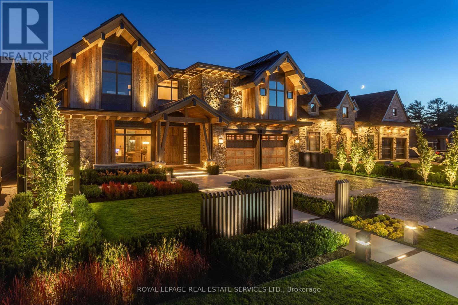 












27 GOODMAN CRESCENT

,
Vaughan,




Ontario
L6A1E8

