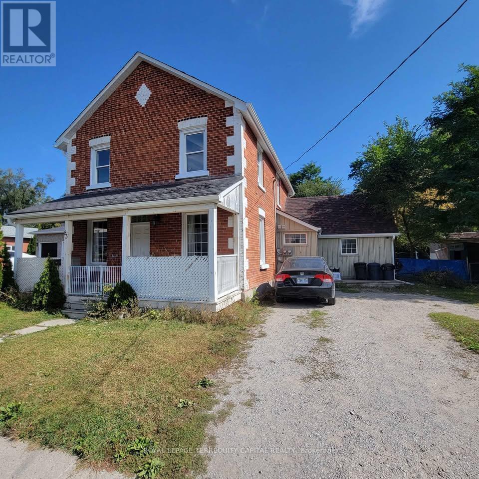 












UPPER - 85 SANFORD STREET

,
Barrie,




Ontario
L4N3C6

