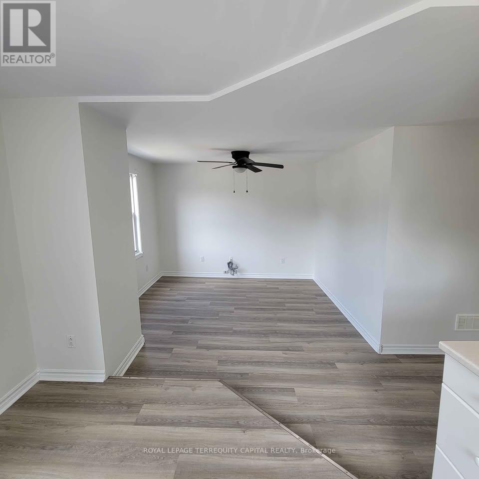 












UPPER - 85 SANFORD STREET

,
Barrie,




Ontario
L4N3C6

