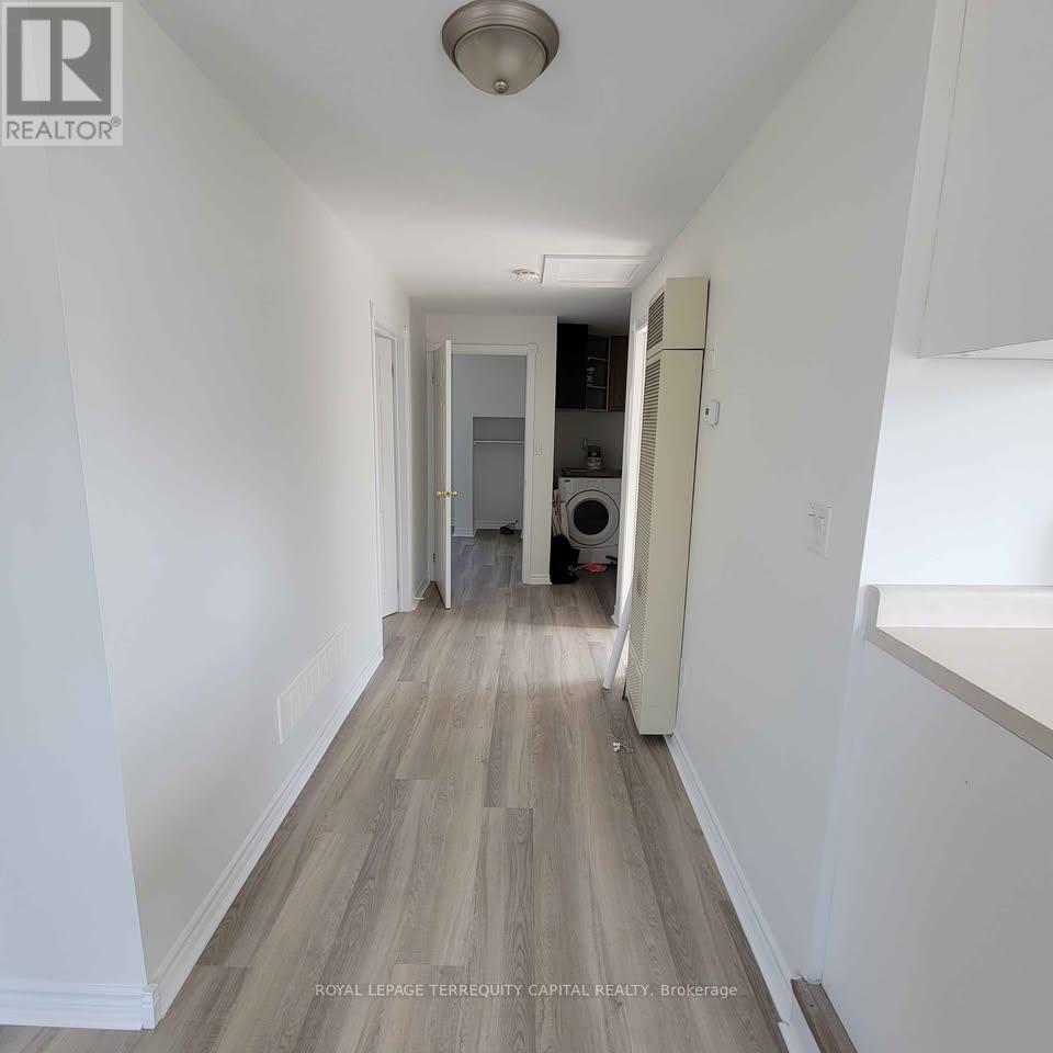 












UPPER - 85 SANFORD STREET

,
Barrie,




Ontario
L4N3C6

