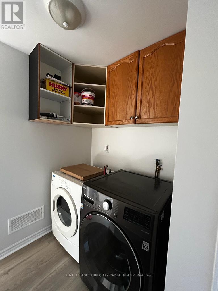 












UPPER - 85 SANFORD STREET

,
Barrie,




Ontario
L4N3C6

