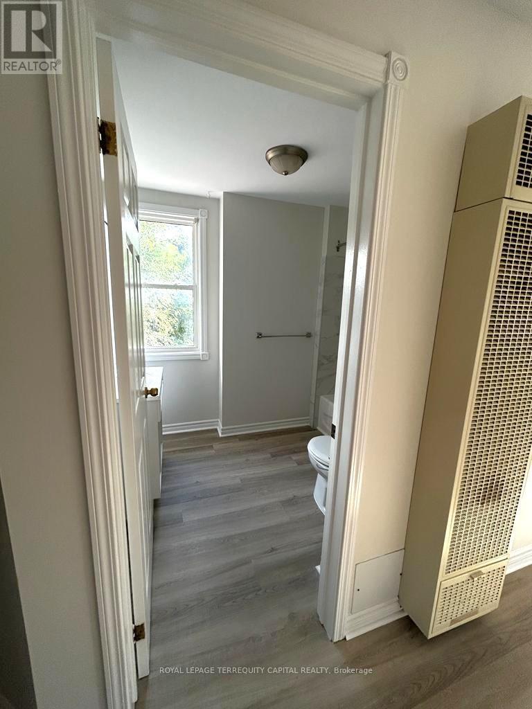 












UPPER - 85 SANFORD STREET

,
Barrie,




Ontario
L4N3C6


