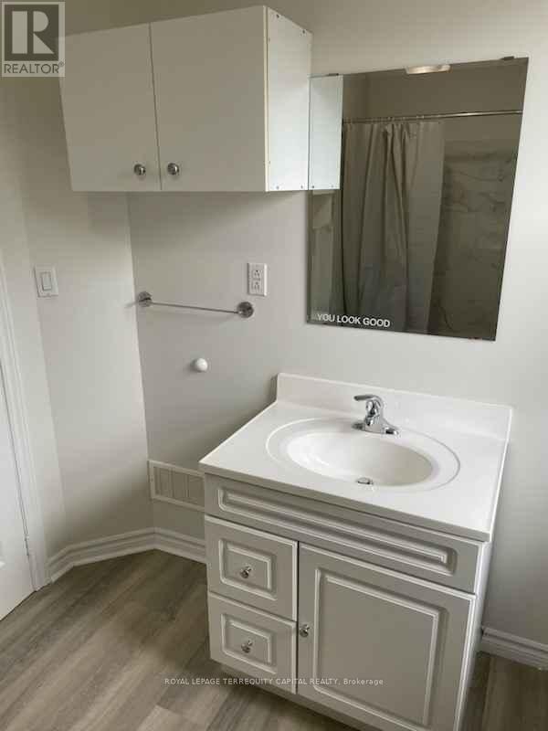












UPPER - 85 SANFORD STREET

,
Barrie,




Ontario
L4N3C6

