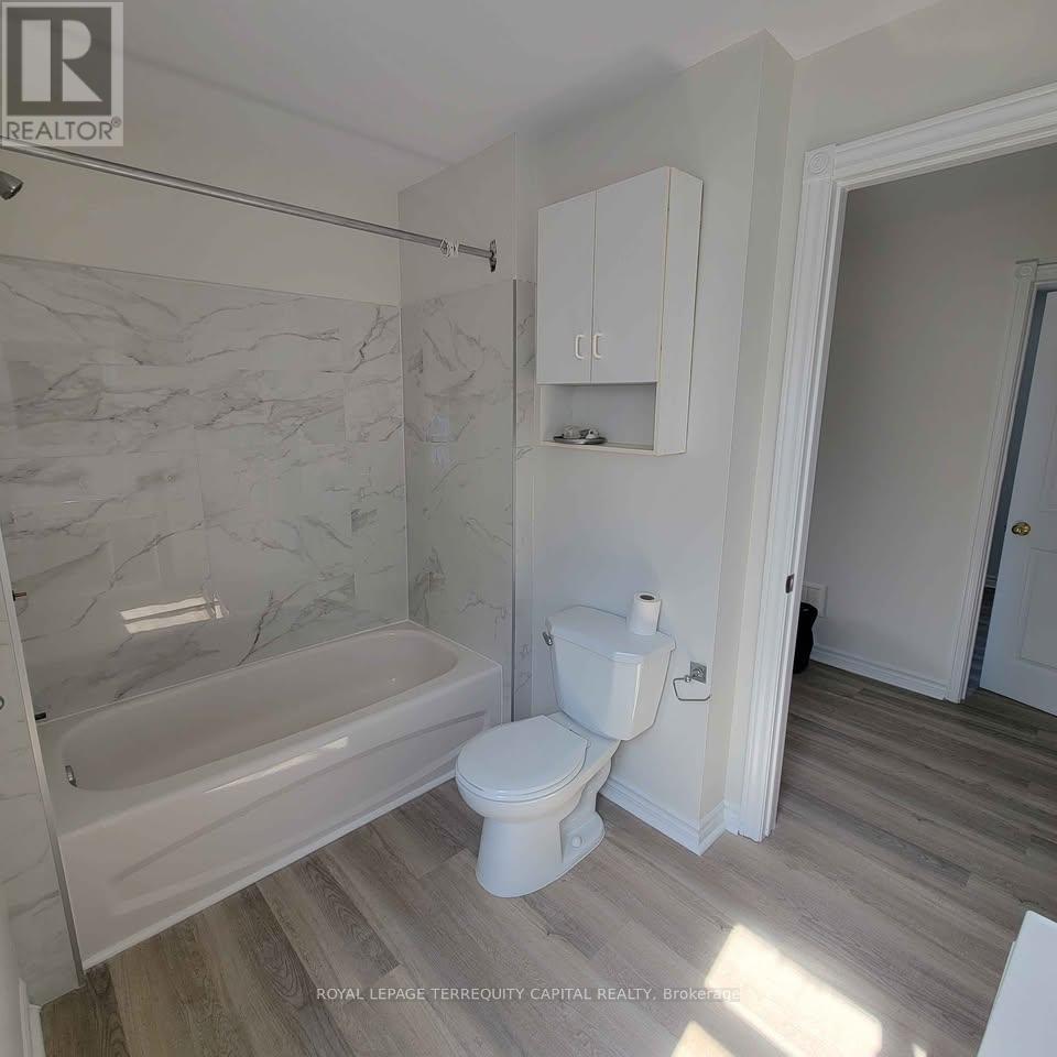 












UPPER - 85 SANFORD STREET

,
Barrie,




Ontario
L4N3C6

