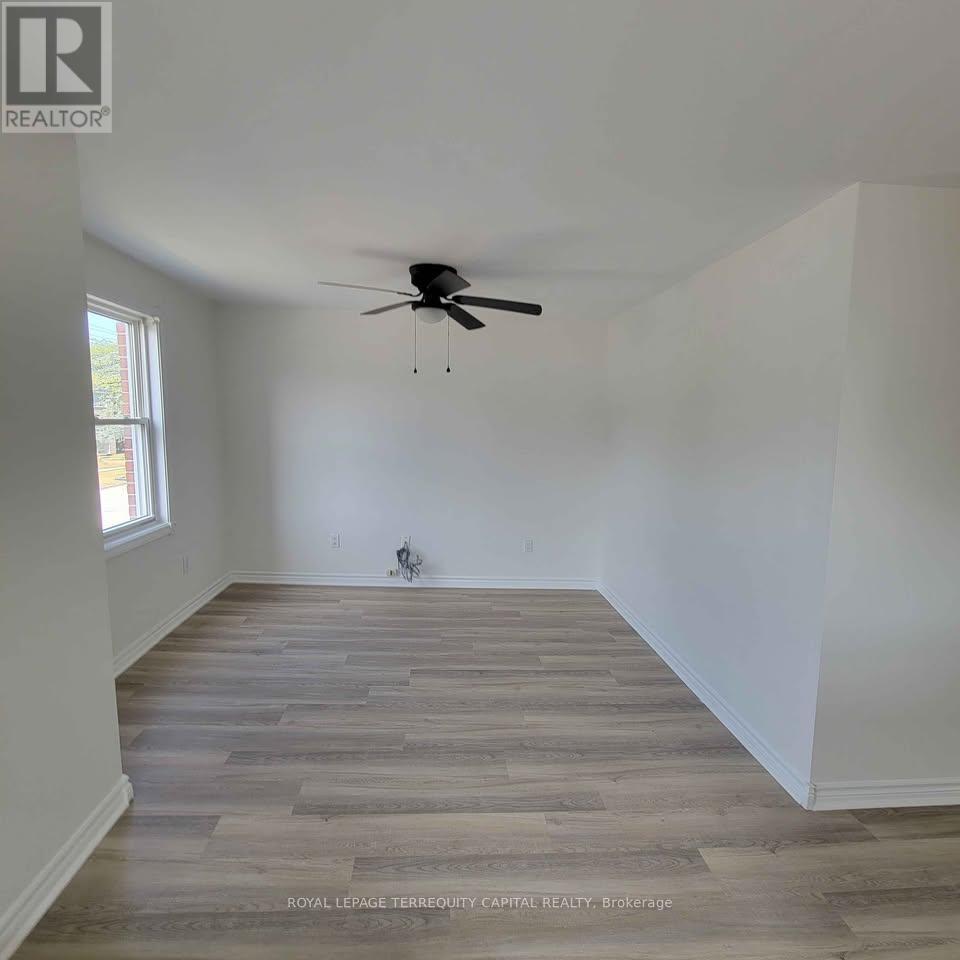 












UPPER - 85 SANFORD STREET

,
Barrie,




Ontario
L4N3C6

