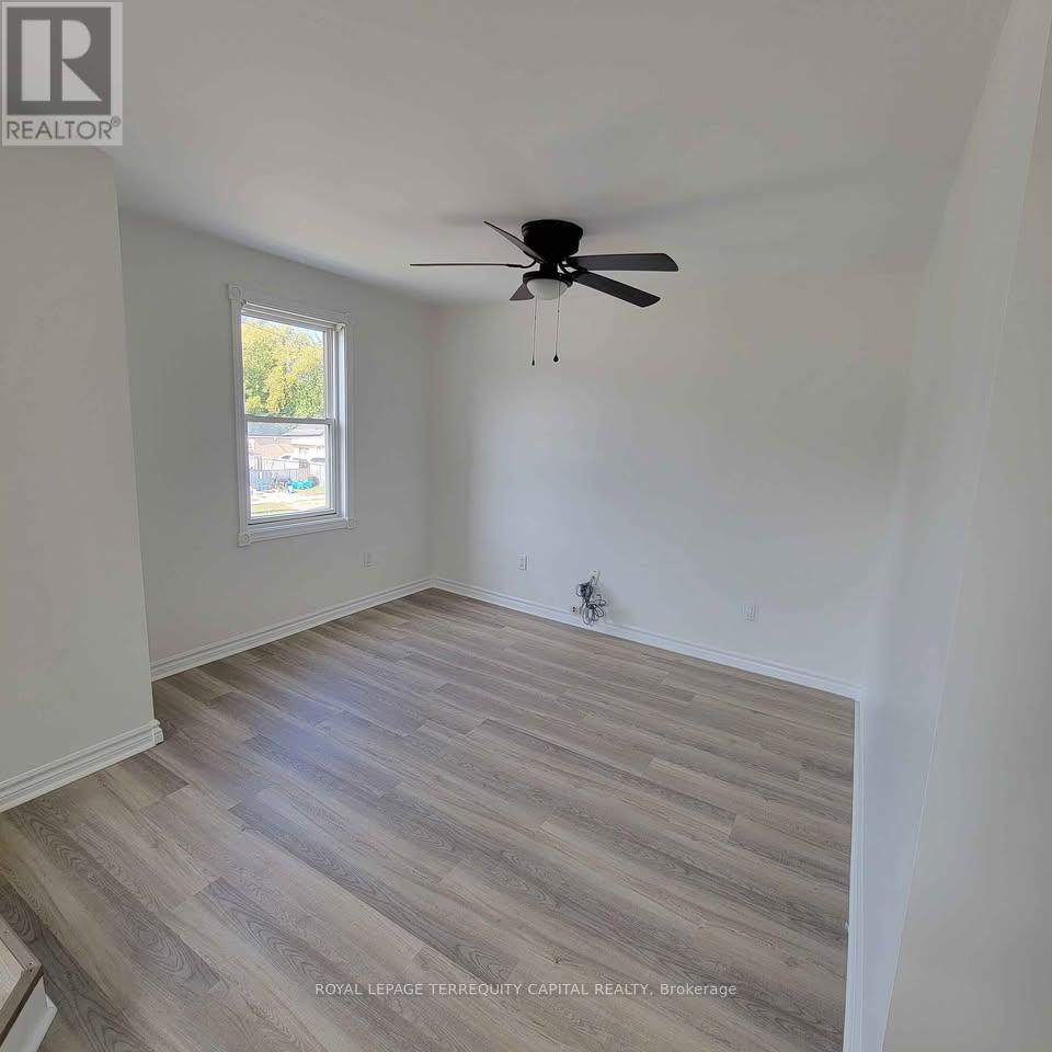 












UPPER - 85 SANFORD STREET

,
Barrie,




Ontario
L4N3C6

