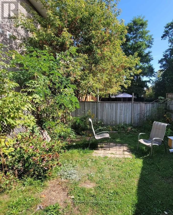 












UPPER - 85 SANFORD STREET

,
Barrie,




Ontario
L4N3C6

