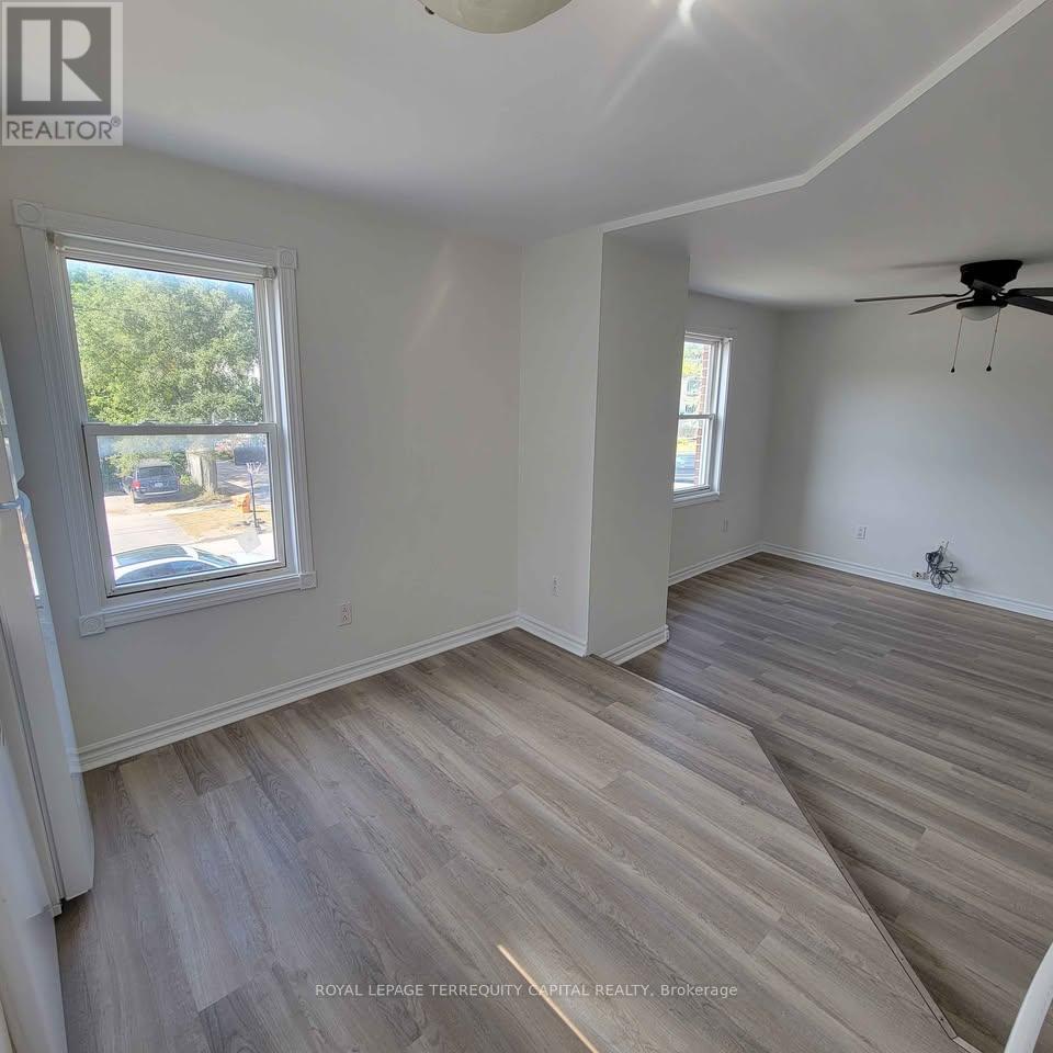 












UPPER - 85 SANFORD STREET

,
Barrie,




Ontario
L4N3C6


