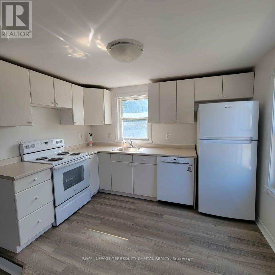 












UPPER - 85 SANFORD STREET

,
Barrie,




Ontario
L4N3C6

