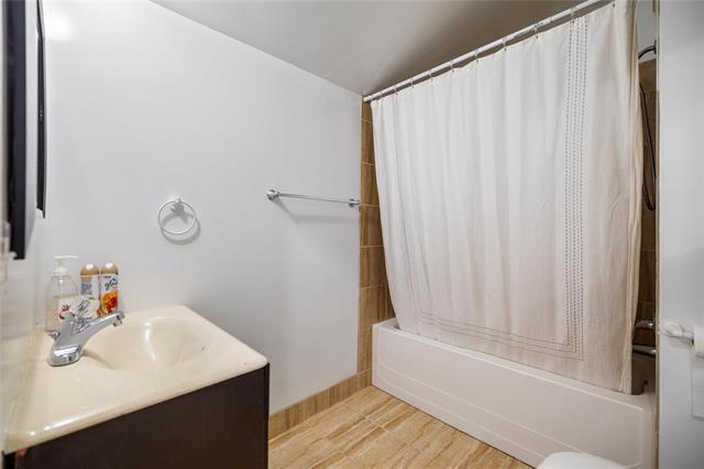 









394


Simcoe

ST,
Winnipeg,




MB
R3G 1W2

