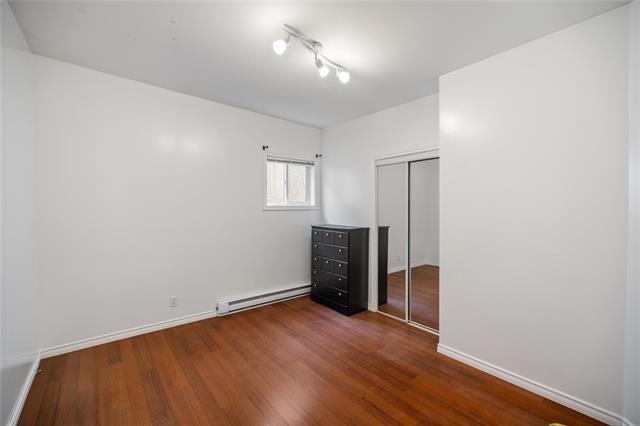 









394


Simcoe

ST,
Winnipeg,




MB
R3G 1W2

