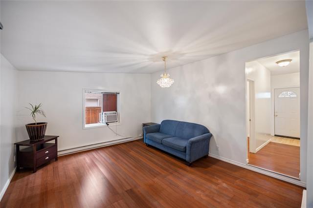









394


Simcoe

ST,
Winnipeg,




MB
R3G 1W2

