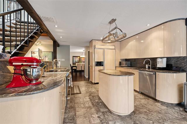 









1788


Henderson

HWY,
Winnipeg,




MB
R2G 3V3

