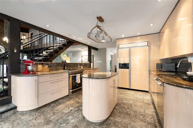 









1788


Henderson

HWY,
Winnipeg,




MB
R2G 3V3

