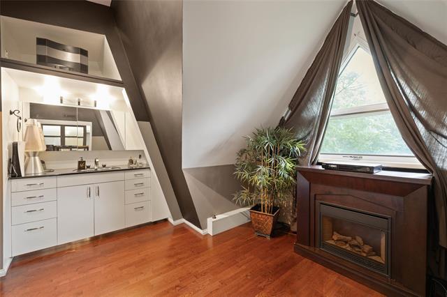 









1788


Henderson

HWY,
Winnipeg,




MB
R2G 3V3

