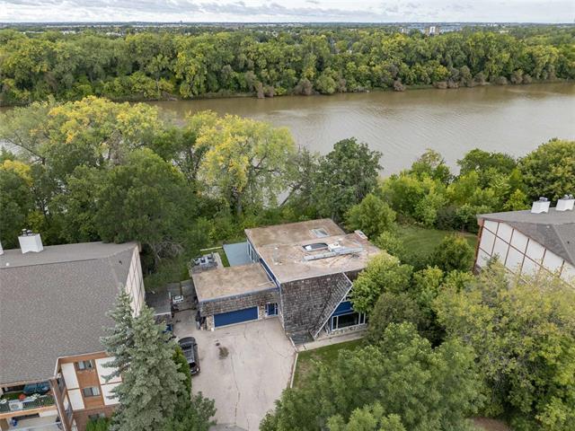 









1788


Henderson

HWY,
Winnipeg,




MB
R2G 3V3

