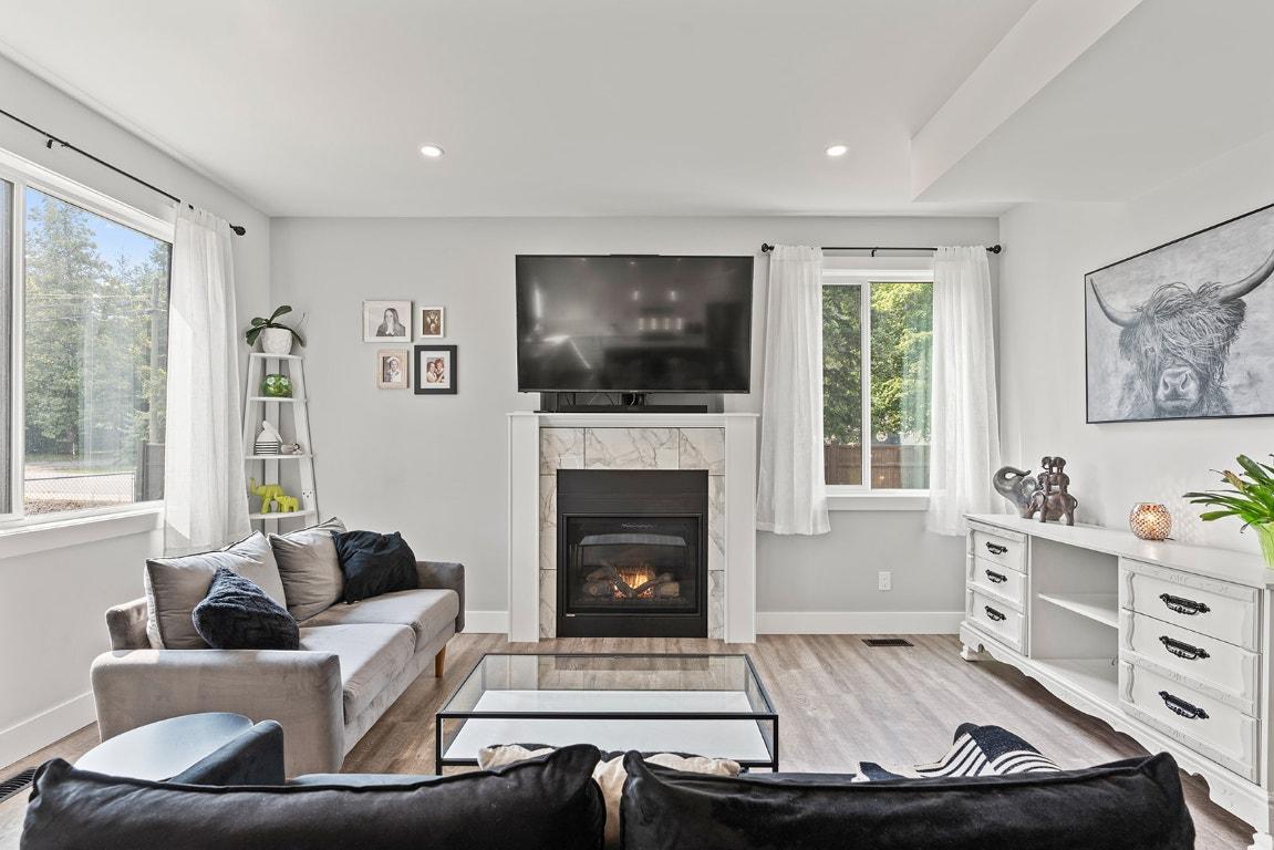 









1441


20

Avenue, 1,
Salmon Arm,




BC
V1E 2M9

