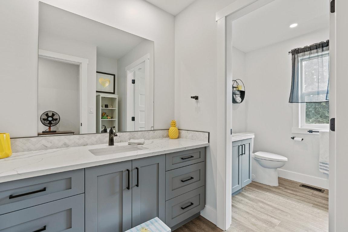 









1441


20

Avenue, 1,
Salmon Arm,




BC
V1E 2M9

