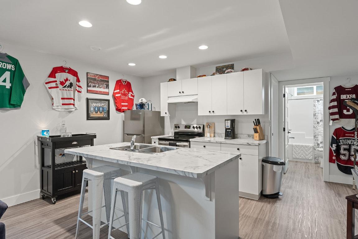 









1441


20

Avenue, 1,
Salmon Arm,




BC
V1E 2M9

