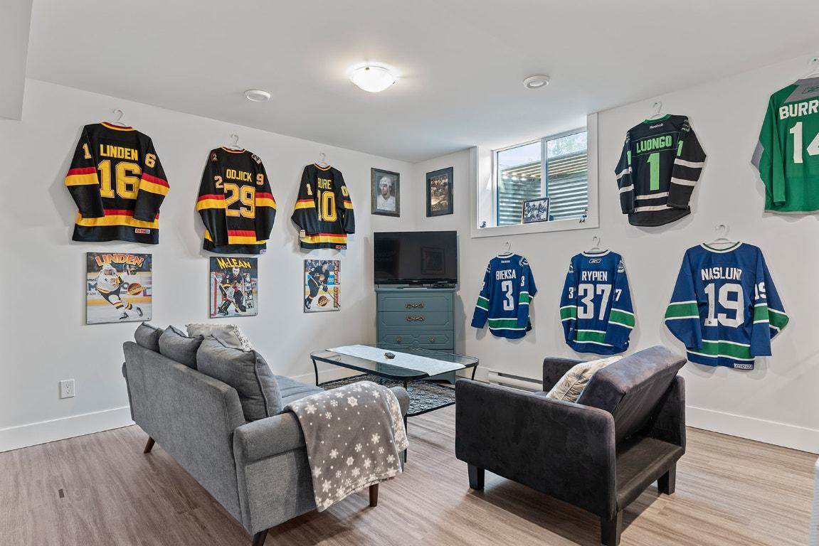 









1441


20

Avenue, 1,
Salmon Arm,




BC
V1E 2M9

