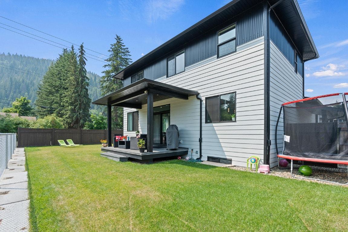 









1441


20

Avenue, 1,
Salmon Arm,




BC
V1E 2M9

