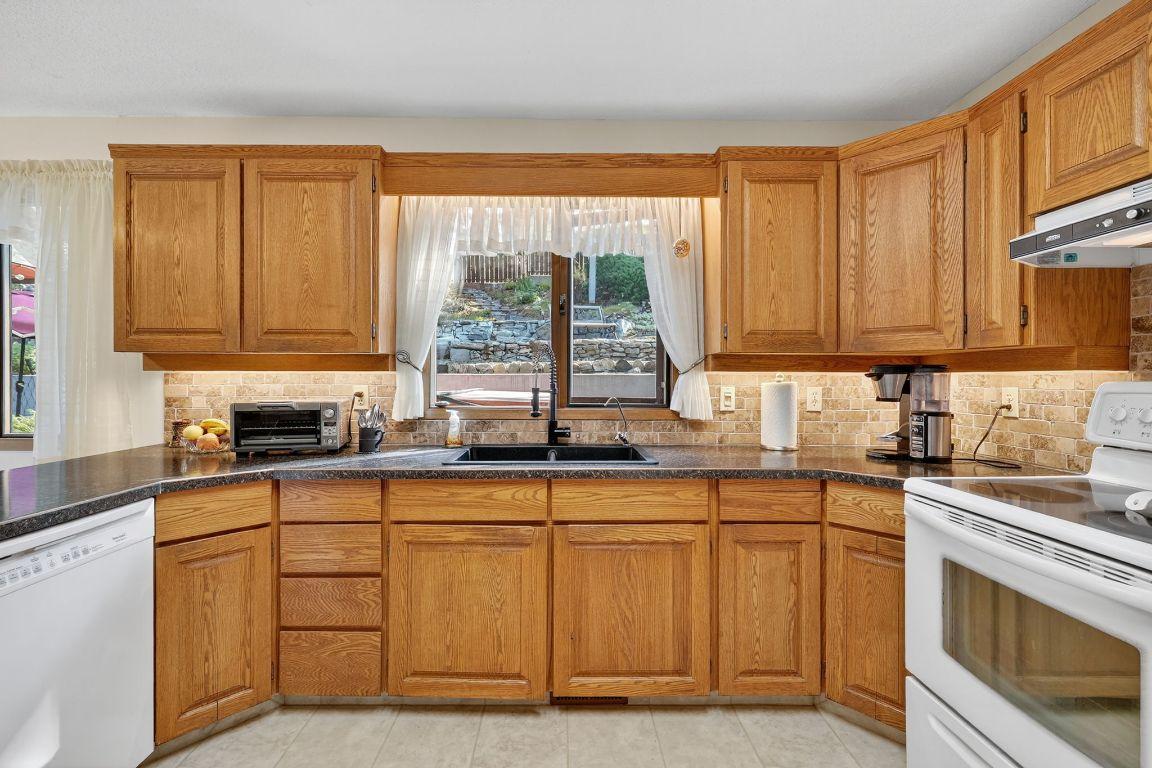 









3179


Woodstock

Drive,
West Kelowna,




BC
V4T 1S2

