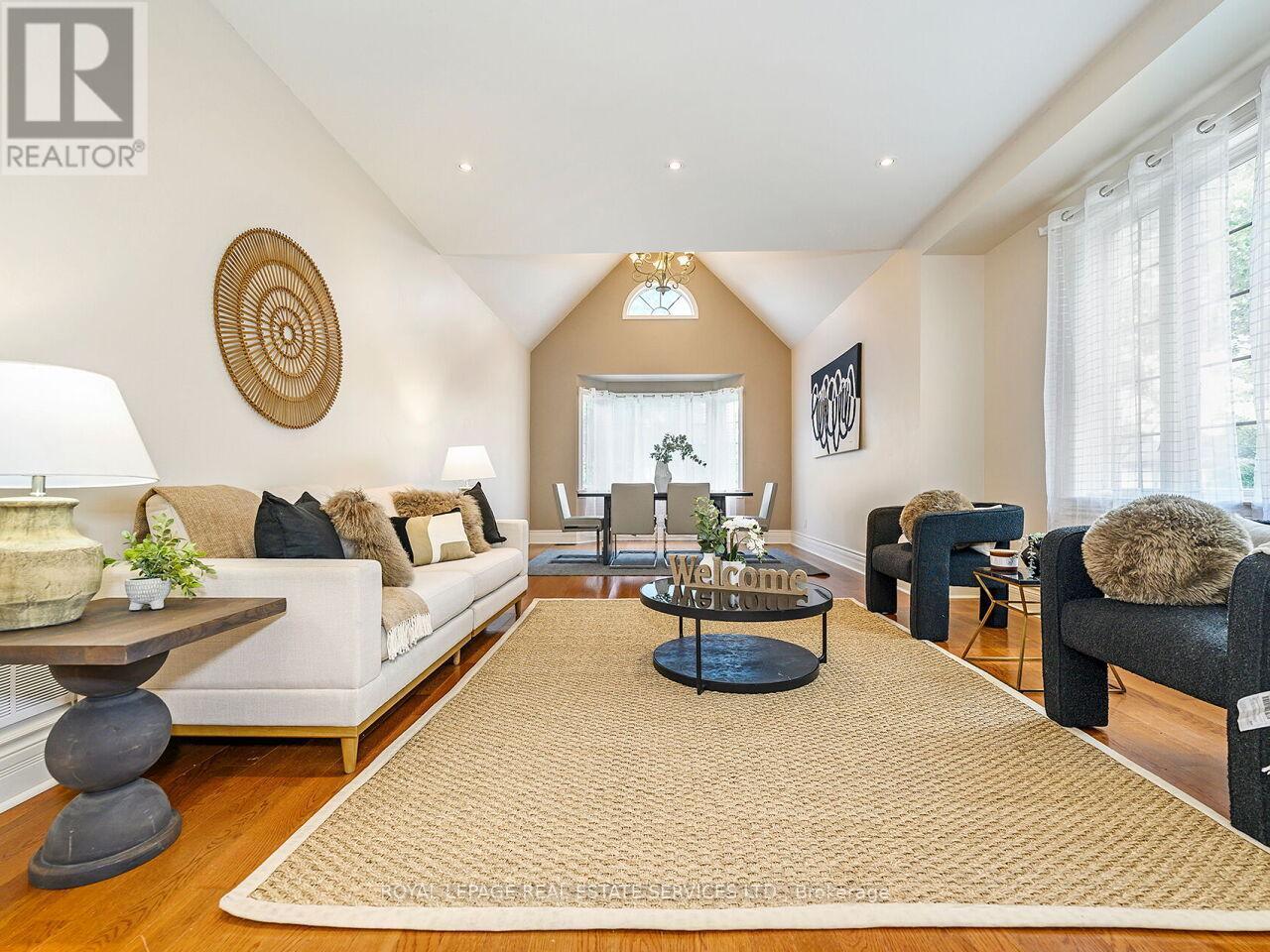 












37 MAYDOLPH ROAD

,
Toronto,




Ontario
M9B1V9

